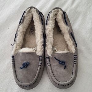 UGG Gray Suede Shearling Moccasins with Navy Blue Accents, Sz 7